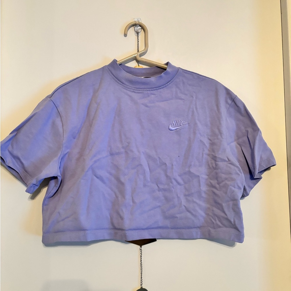 cropped nike shirt